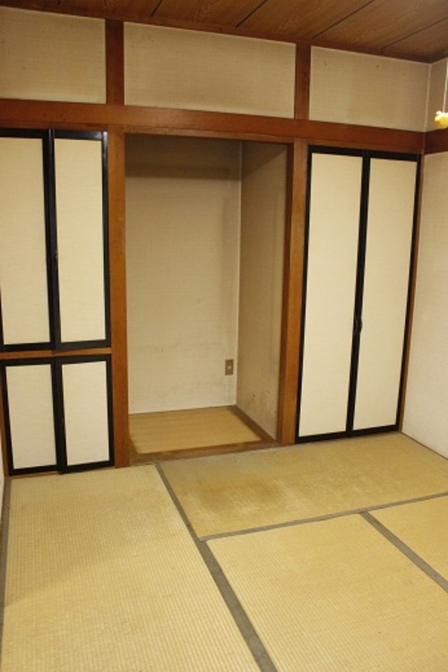 オシャレなウォールシェルフ