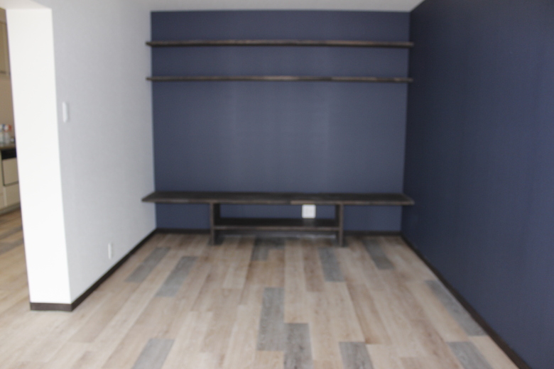 オシャレなウォールシェルフ