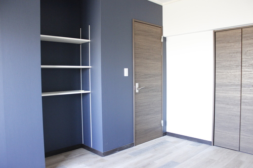 オシャレなウォールシェルフ