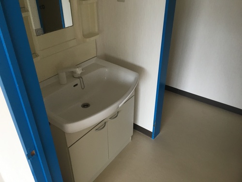 カフェスタイルの事務所へ一新