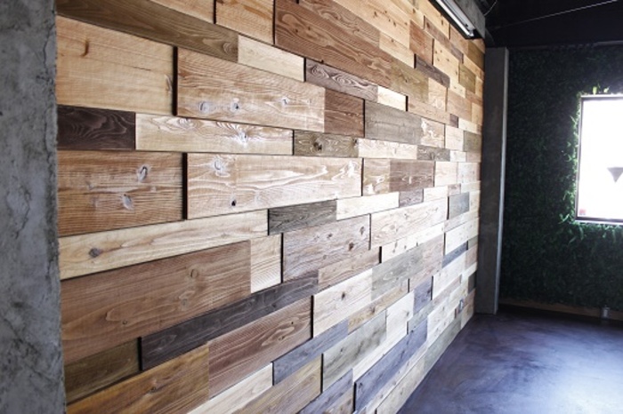 カフェスタイルの事務所へ一新