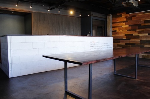 カフェスタイルの事務所へ一新