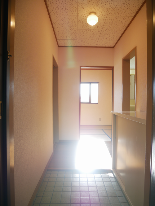 ポイントカラーで明るいお部屋