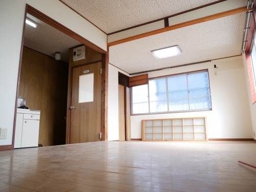 全体の色味を統一し、優しい雰囲気の内装へ