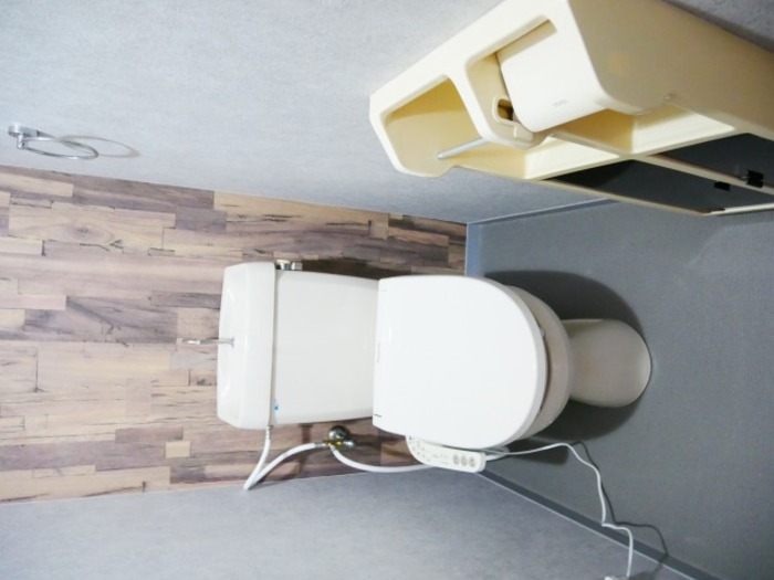 明るい光が差し込む2LDK