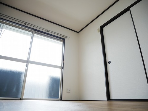 和室を2部屋とも洋室に!爽やかな雰囲気の2DK