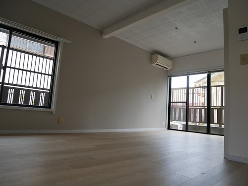 広く明るく感じられる部屋へ