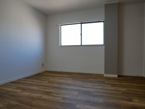 あたたかみのあるお部屋になりました♪
