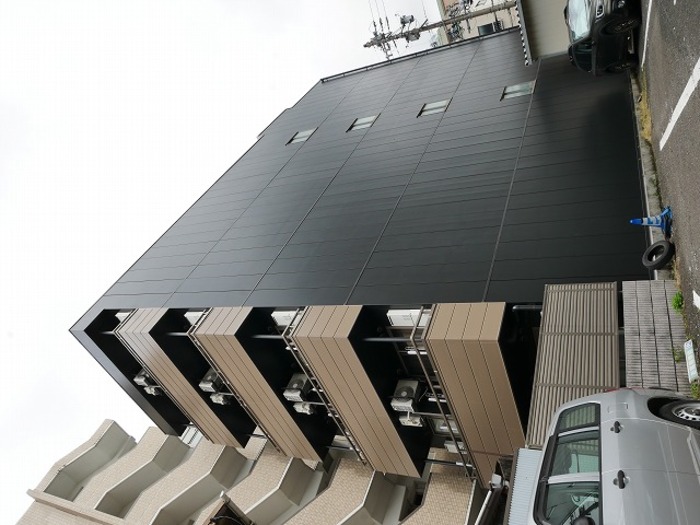 ブラック×ブラウンでシンプルモダンに☆