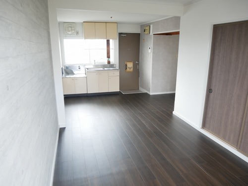 2DKから開放感のある1LDKへリフォーム★